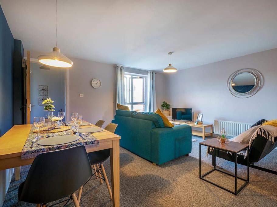 Lovely 2 Bedroom Apt At Ormeau Park W/ Free Parking ベルファスト エクステリア 写真