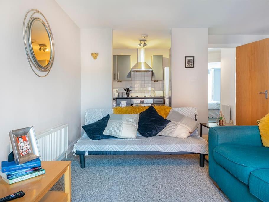 Lovely 2 Bedroom Apt At Ormeau Park W/ Free Parking ベルファスト エクステリア 写真