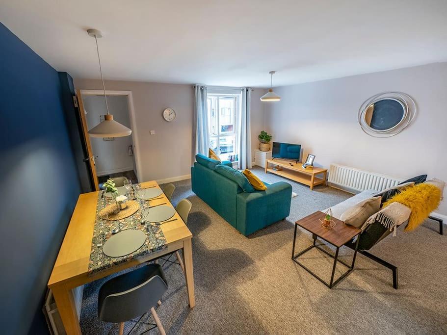 Lovely 2 Bedroom Apt At Ormeau Park W/ Free Parking ベルファスト エクステリア 写真