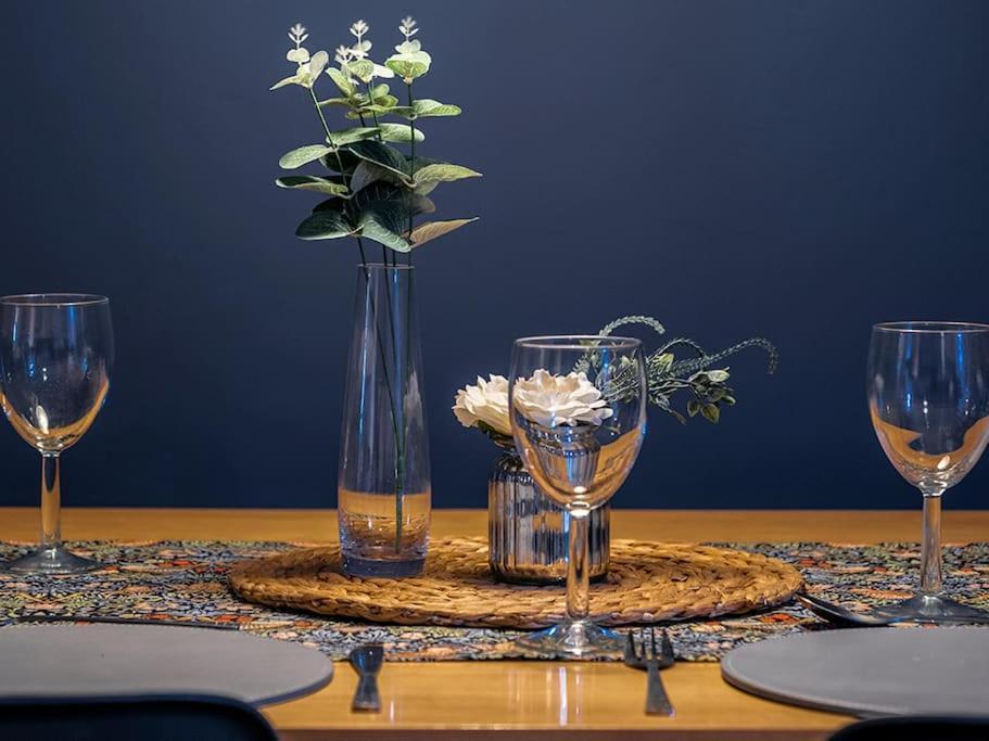 Lovely 2 Bedroom Apt At Ormeau Park W/ Free Parking ベルファスト エクステリア 写真